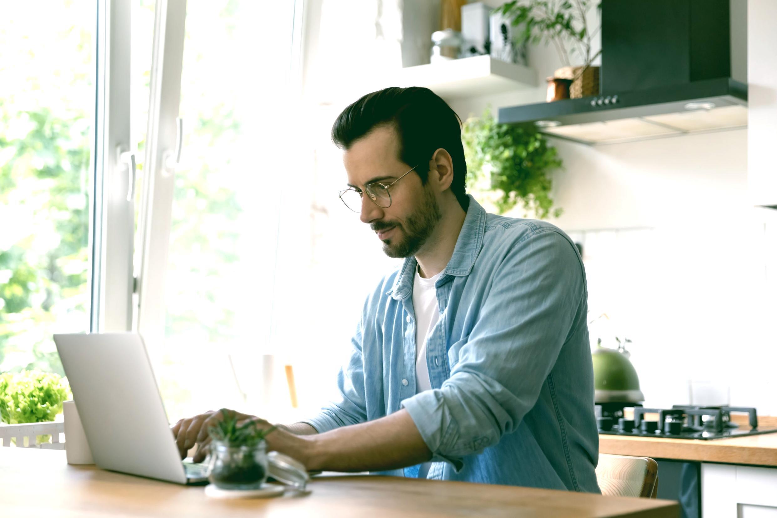 Styling detail on set